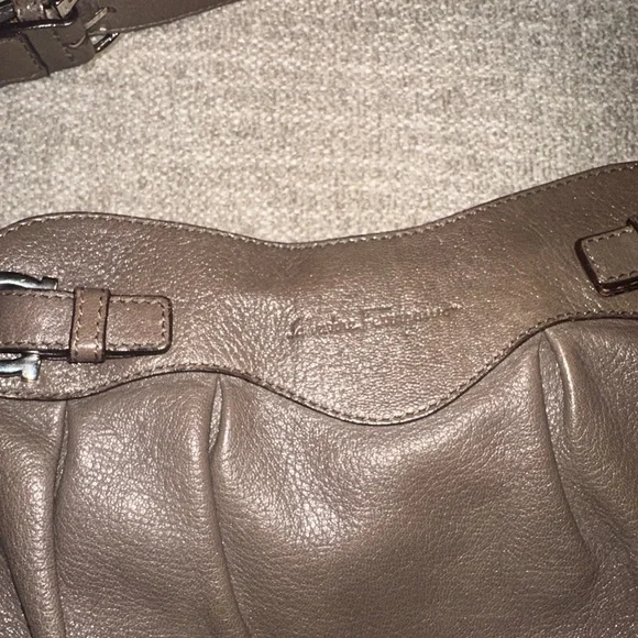 ‼️SOLD‼️Salvatore Ferragamo Gancini Shoulder Bag Leather Brown Silver - Picture 2 of 10